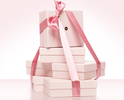 12 Hour GLOSSYBOX Promotion! Free Full Sized Gifts with Order!