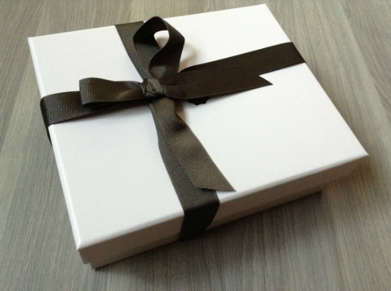 GLOSSYBOX US The James Limited Edition Box Review