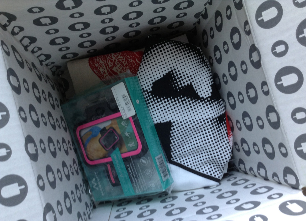Jennifer Love Hewitt Fancy Box Review – August 2013