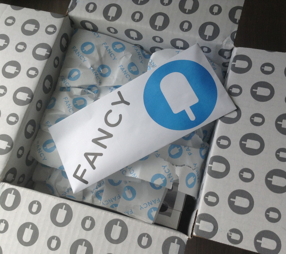 Jennifer Love Hewitt Fancy Box Review – September 2013