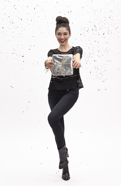 Win a $149 Gift Card to Golden Tote!