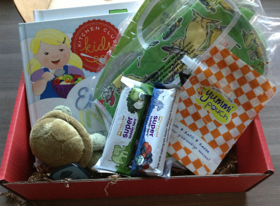 Bluum Box Review - Baby Subscription Box - Dec 2013 Unboxing