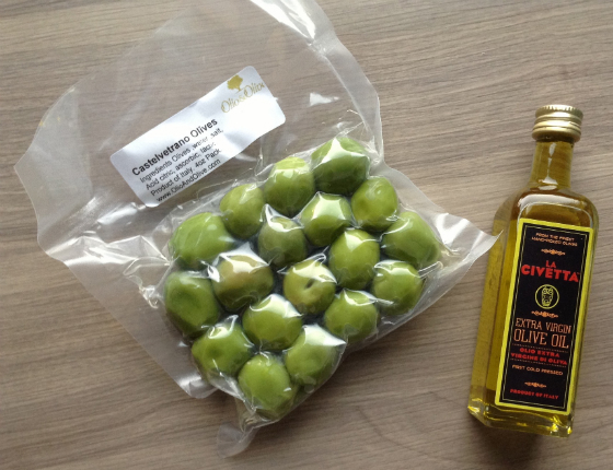 Escape Monthly Subscription Box Review - Dec 2013 Olive Oil