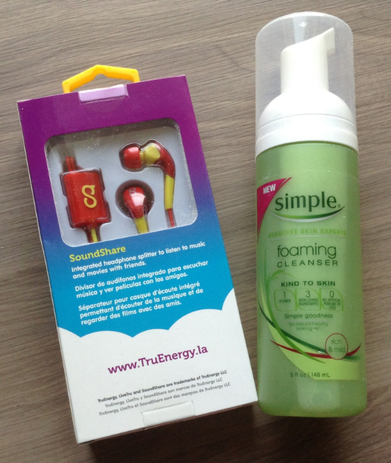 FabFitFun VIP Box Review - Winter 2013 Headphones