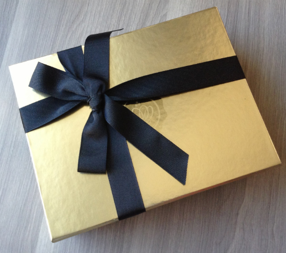 Limited Edition Gold Holiday GlossyBox Review