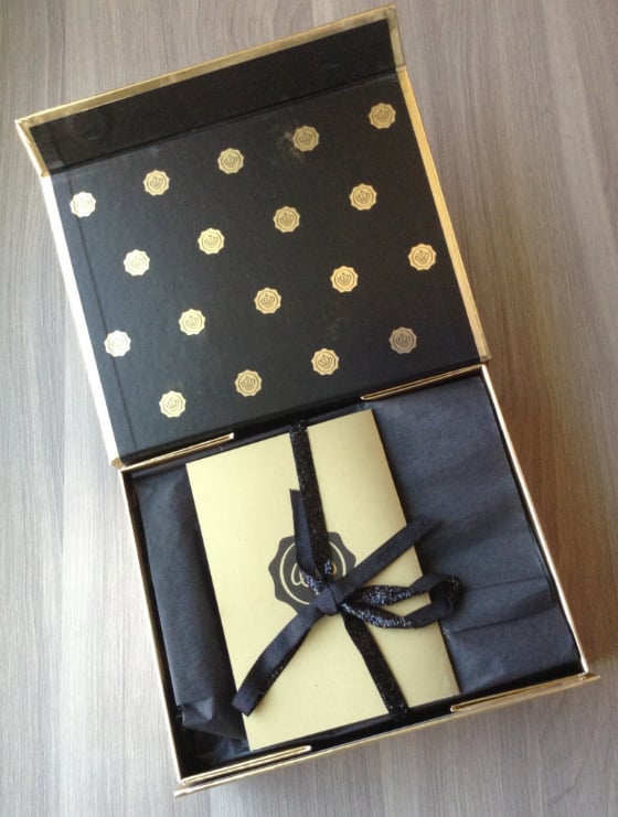 Unboxing of the Limited Edition Holiday Gold GlossyBox (US)