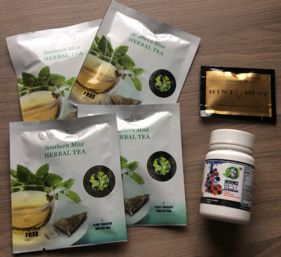 Vegan Cuts Snack Box Review - Dec 2013 Chocolate