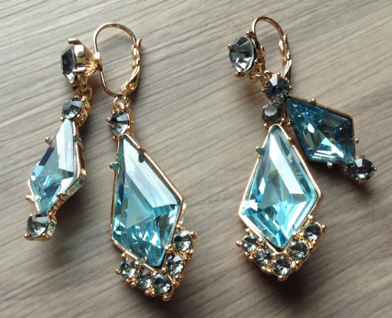 JewelMint Mystery Box Review - Jan 2014 earrings