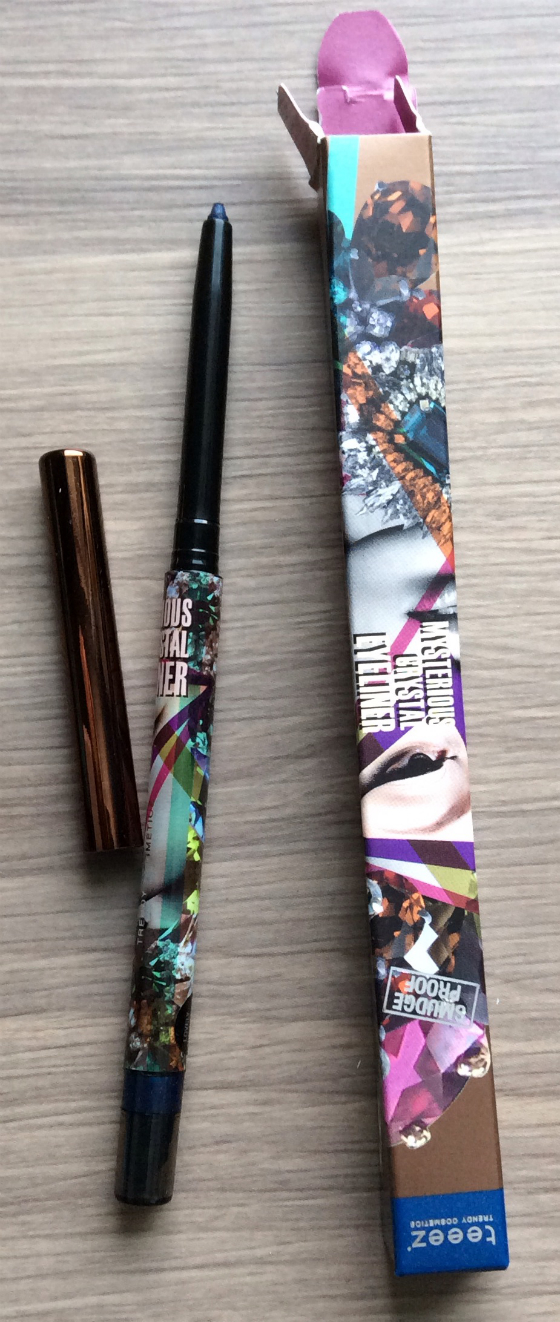 Lip Factory Makeup Subscription Box Review - January 2014 Eyeliner