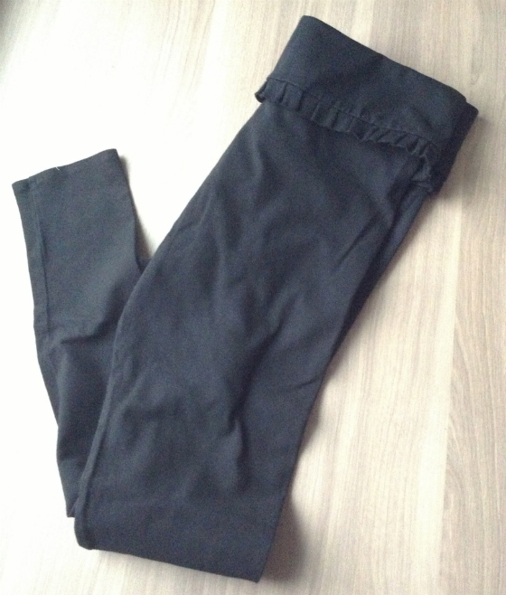 Golden Tote Review - February 2014 Leggings