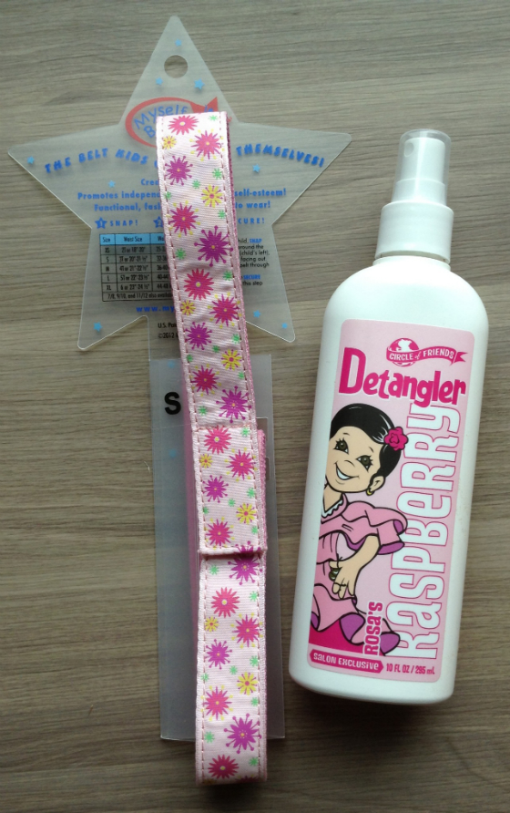 Bluum Baby Subscription Box Review & Coupon - March 2014 Detangler