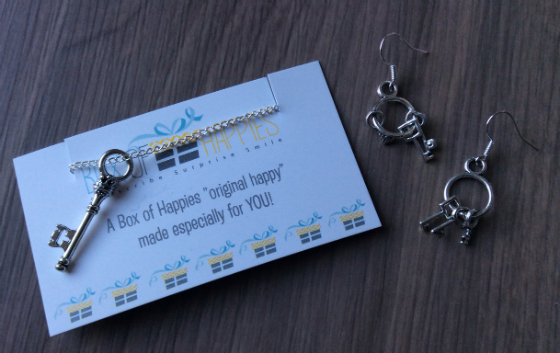 Box of Happies Subscription Box Review - Feb 2014 Necklace
