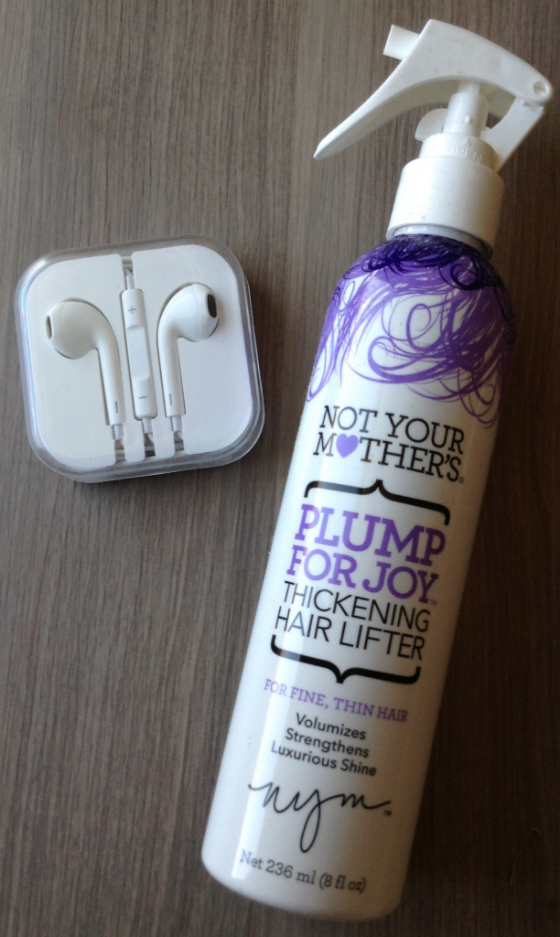 Pijon Box Review March 2014 – College Subscription Box Earbuds