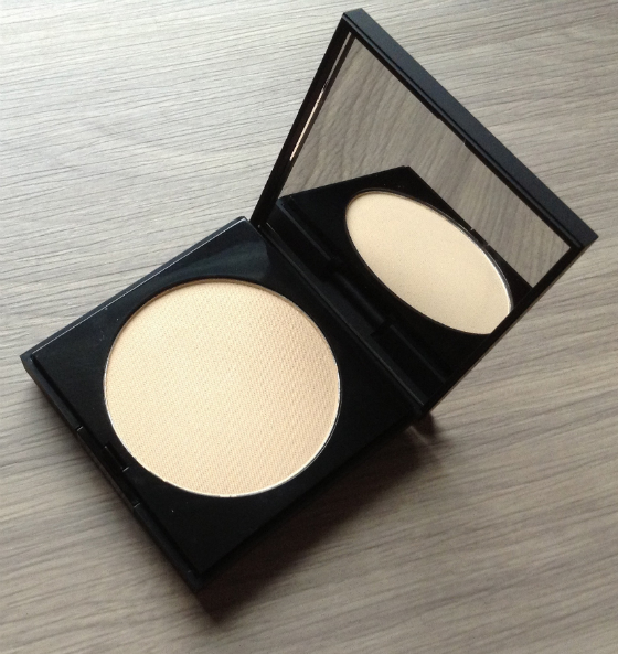 Le Metier De Beaute Beauty Vault VIP Review – April 2014 Powder