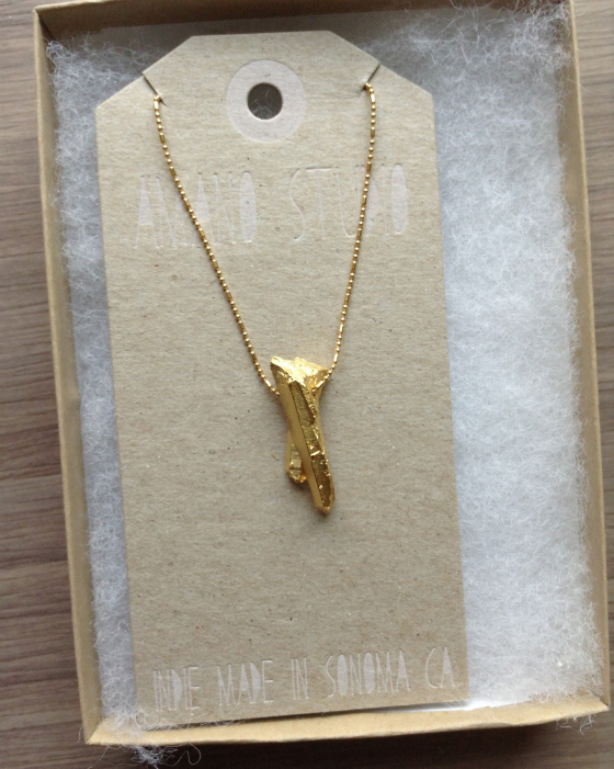 Jennifer Love Hewitt Fancy Box Review - April 2014 Necklace