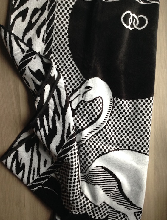 Svbscription Women's Edition Box Review Towel