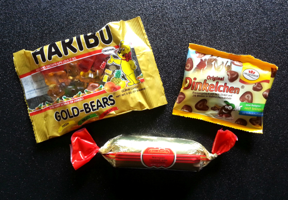 Universal Yums Subscription Box Review - December 2014 BEars
