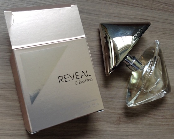 GlossyBox Holiday 2014 Box Review & Giveaway! Reveal