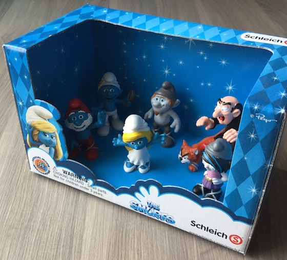 Nerd Block Jr. Girls Subscription Box Review – December 2014 Smurf