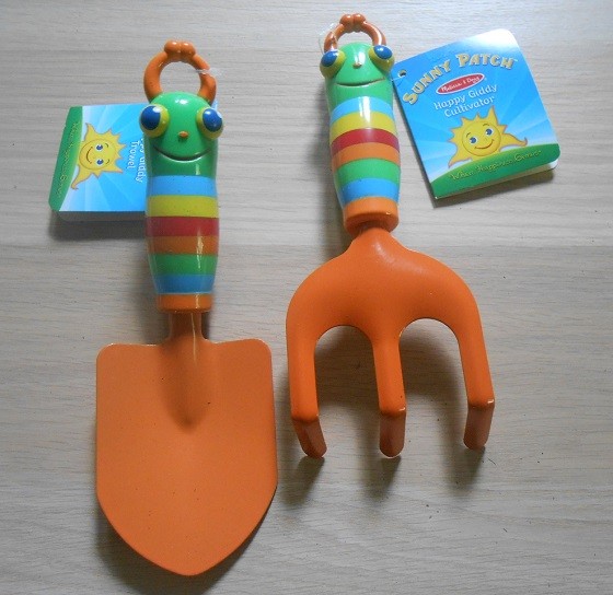 Bramble Box Props Subscription Box Review – May 2015 Garden Tools
