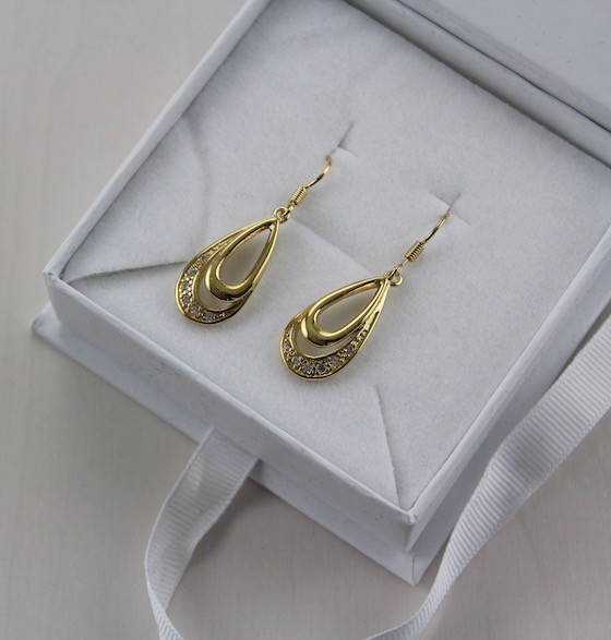Cate & Chloe Subscription Box Review + Coupon – May 2015 Earrings