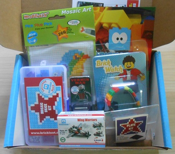 Brick Loot Subscription Box Review - May 2015 - Inside