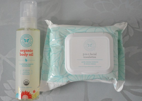 Honest Company Essentials Bundle Review – July 2015 - shampoo and wipes