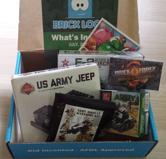 Brick Loot Subscription Box Review - July 2015 - inside