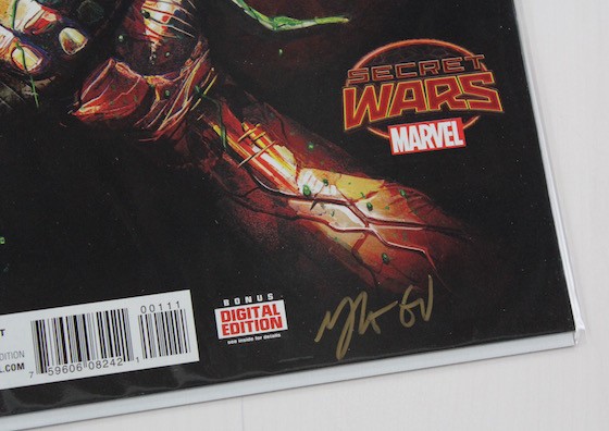 Comicboxer Subscription Box Review - July 2015 - signed