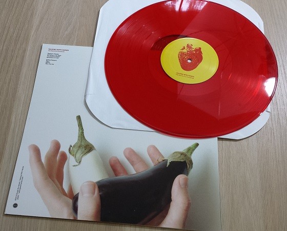 VNYL Subscription Box Review August 2015 - talking-with-hands-vinyl