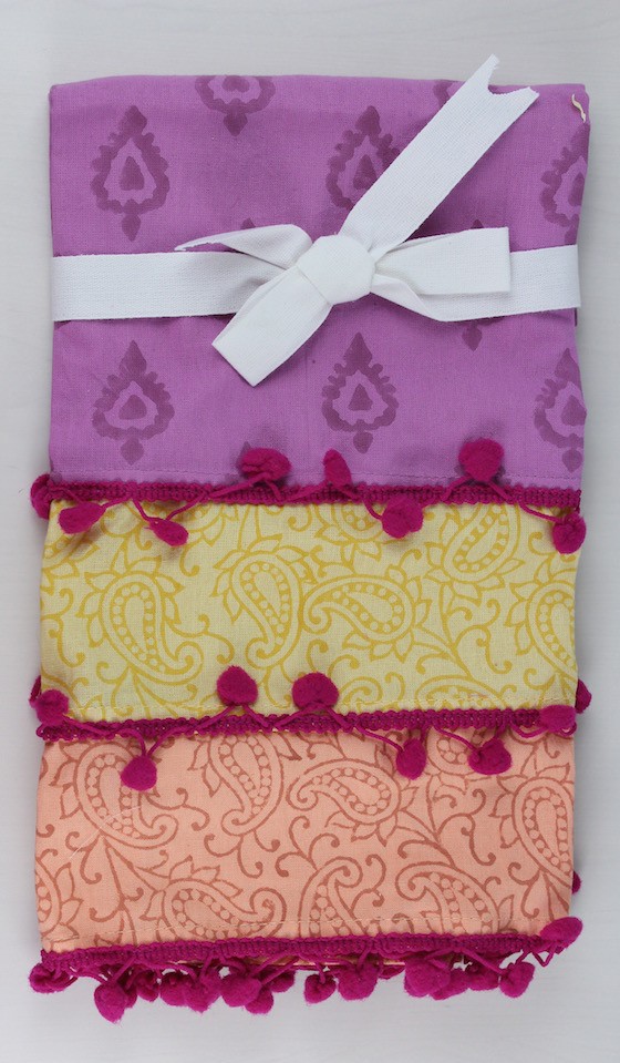 Check out my review of the August 2015 Fair Treasure Subscription Box! Dish Towel
