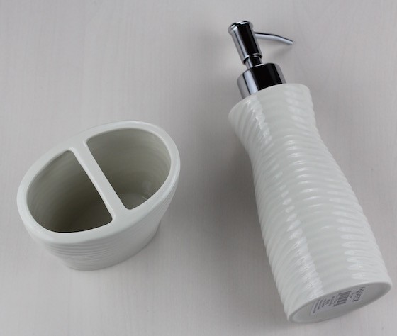 linen-crate-bathroom-august-2015-view