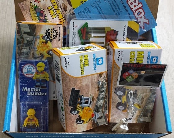 Brick Loot Subscription Box Review September 2015 - inside