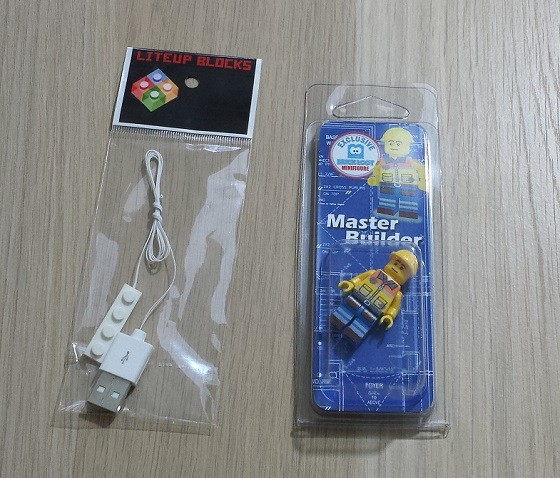 Brick Loot Subscription Box Review September 2015 - light-minifigure