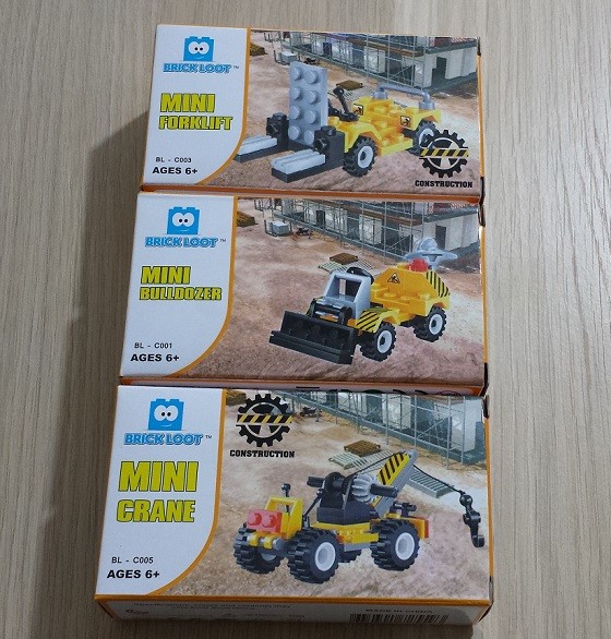 Brick Loot Subscription Box Review September 2015 - machines