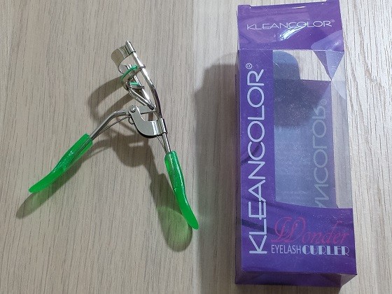 Love Yourself First Now Subscription Box Review September 2015 - lash-curler