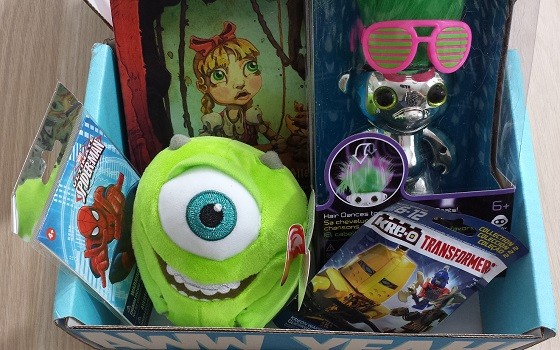 Nerd Block Junior Boys Subscription Box Review September 2015 - inside