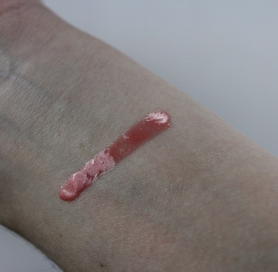 allure-beauty-box-september-2015-swatch