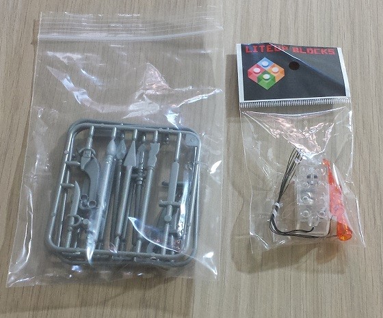 Brick Loot Subscription Box Review October 2015 - accessories