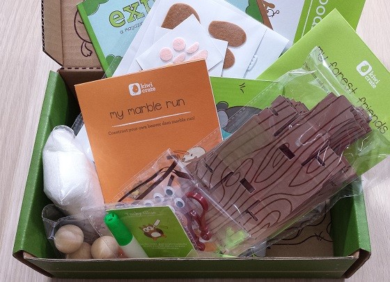Kiwi Crate Subscription Box Review & Coupon September 2015 - inside
