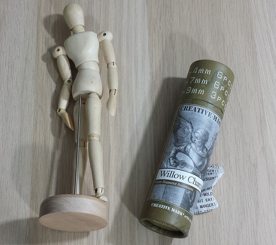 Smart Art Subscription Box Review September 2015 - doll-charcoal