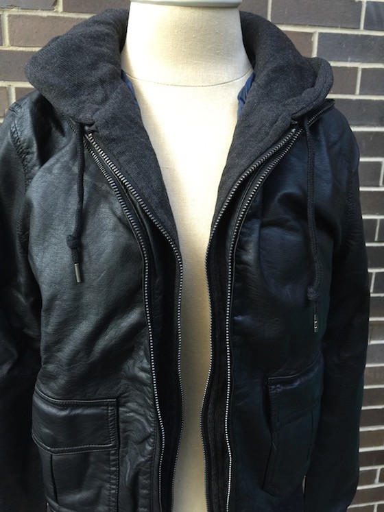 golden-tote-oct-2015-hoodie-detail