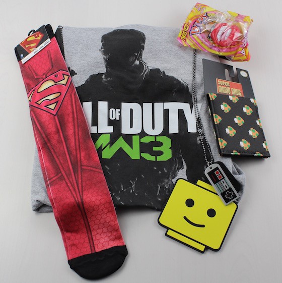 powered-geek-box-sept-2015-items