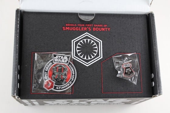 Star Wars Smugglers Bounty Subscription Box Review November 2015 - inside