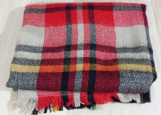 Juneberry Subscription Box Review December 2015 - scarf