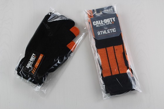 Loot Crate Limited Edition Call Of Duty Black Ops III Crate Review - gloves and socks