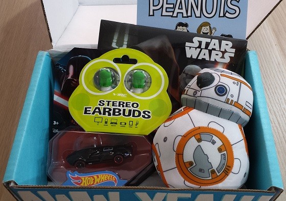 Nerd Block Junior Boys Subscription Box Review November 2015 - inside