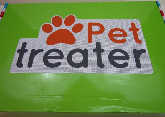 Pet Treater Subscription Box Review December 2015 - box