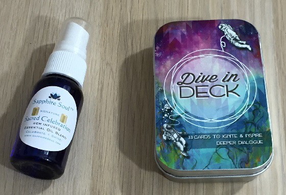 Sapphire Soul Subscription Box Review December 2015 - oil-cards