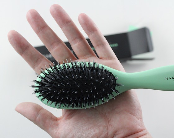 beauty-fix-dec-2015-brush-scale